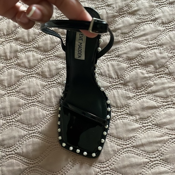 Heels - Picture 4 of 4